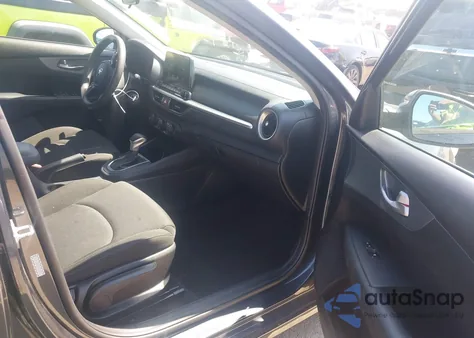 2021 Kia Forte Lxs из США, поврежденный, VIN 3KPF24AD5ME405975